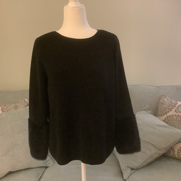 J.Jill black sweater with faux fur cuffs - Picture 5 of 13